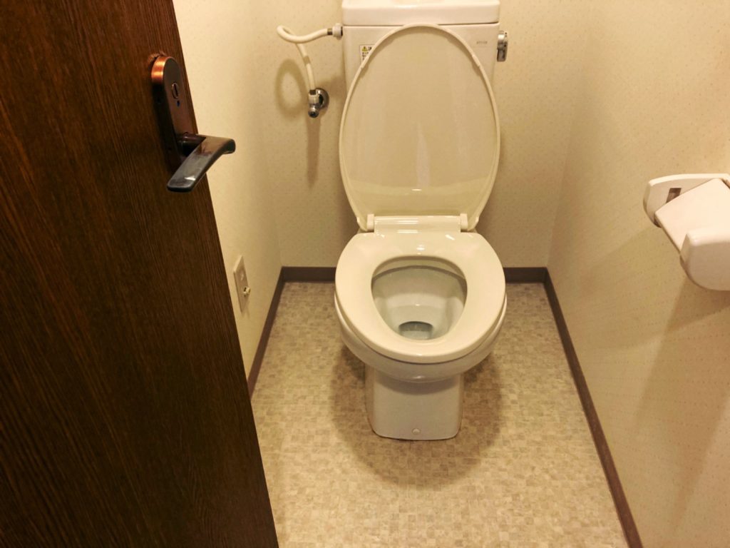 トイレの便座交換　新品です