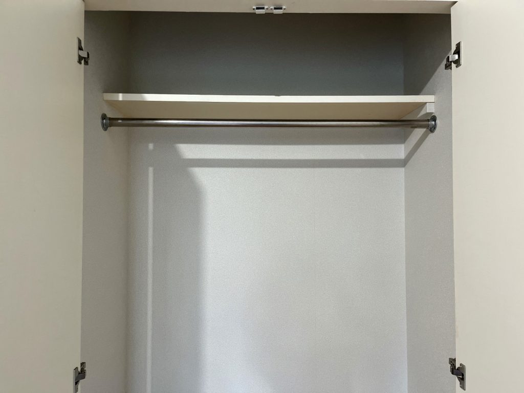 クローゼット内全体洗浄してキレイです